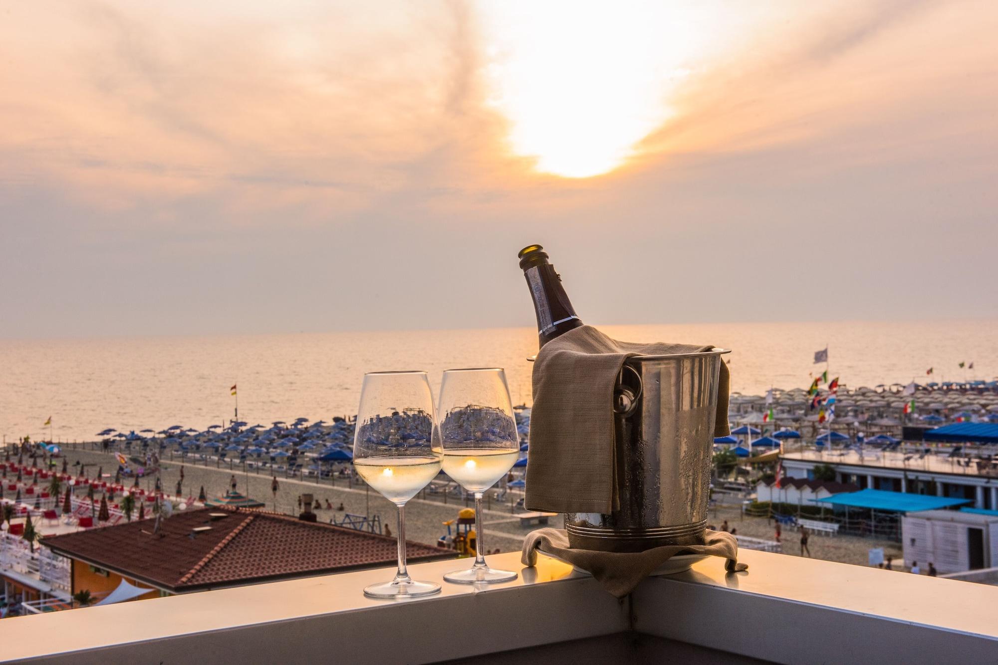 Hotel Giulia Lido di Camaiore Eksteriør billede